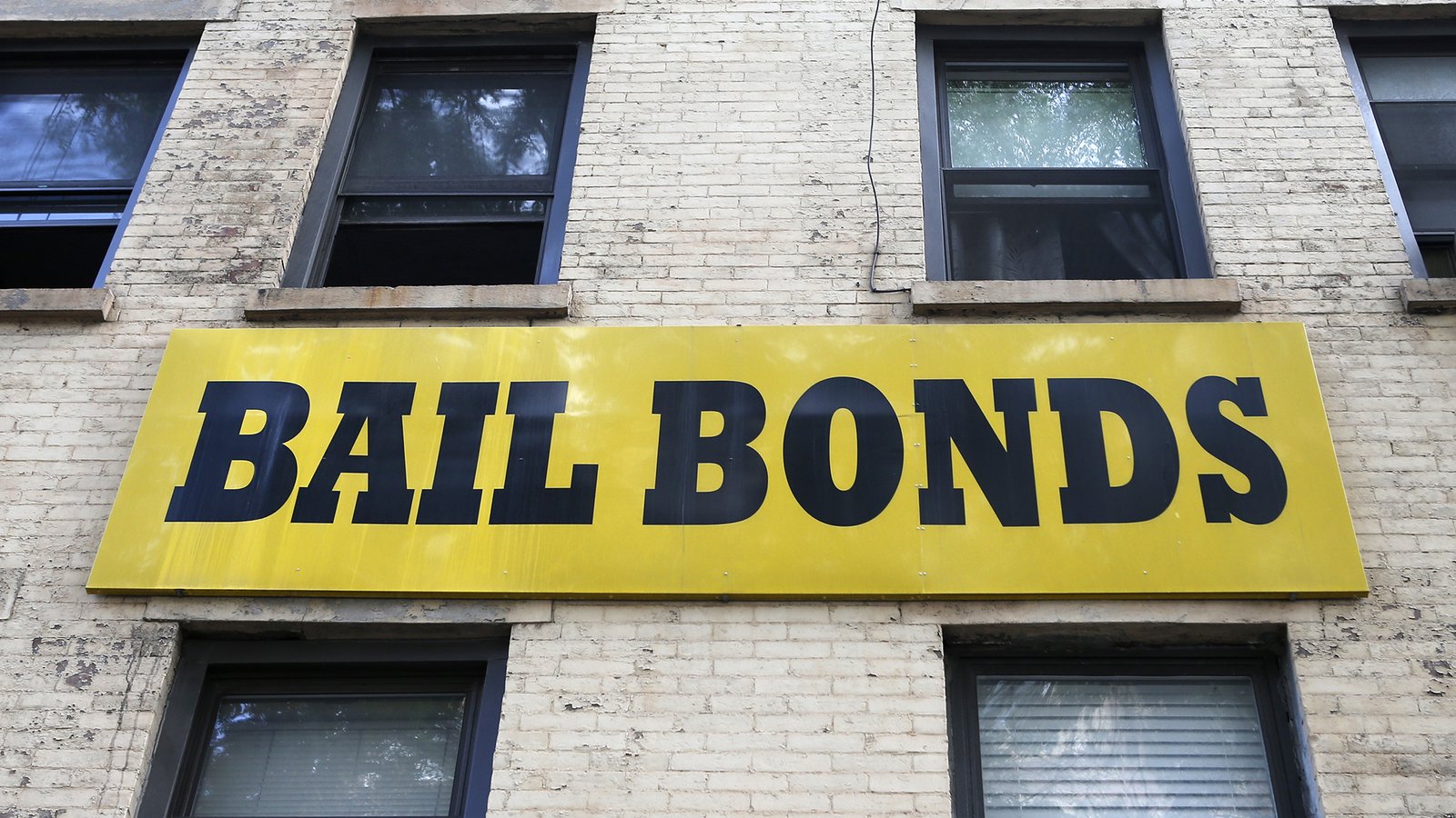 Illinois Becomes First State to Completely Eliminate Cash Bail