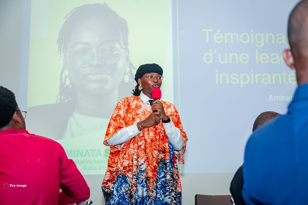 As the Vice-President of Centre Marée de Lumière, Aminata Savané works to make the digital world safer for women, children, and young people.