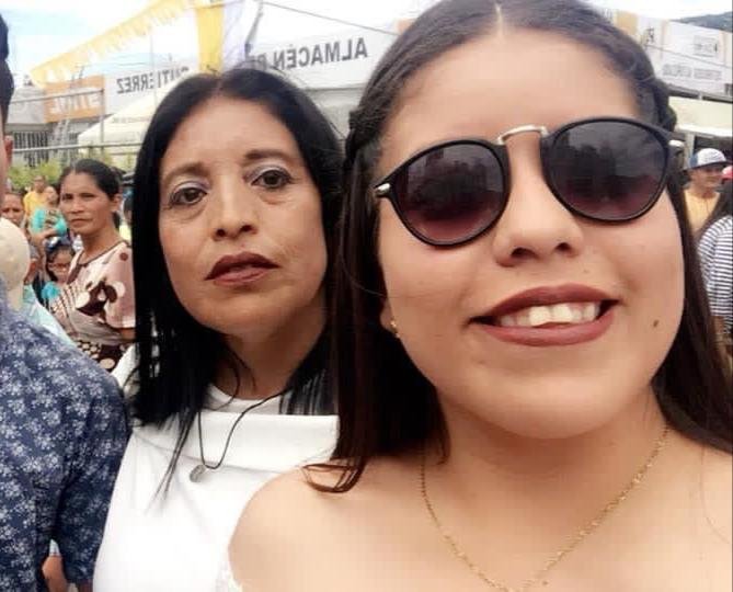 María Esperanza Sánchez and Sherly Sánchez.