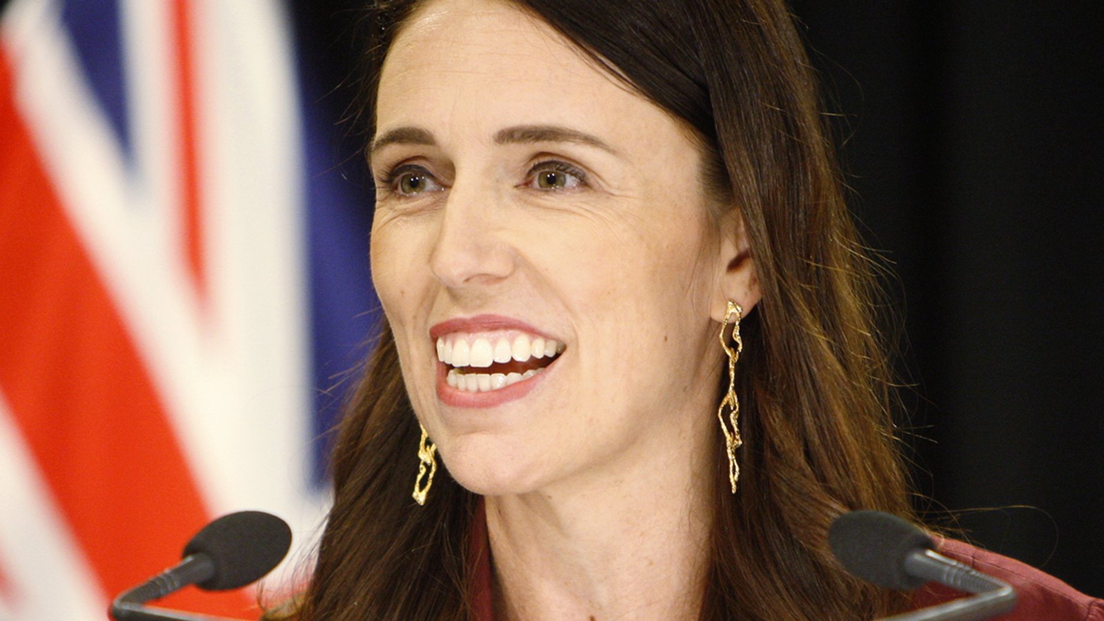 New Zealand Will Give Free COVID-19 Vaccines to Residents and Nearby ...