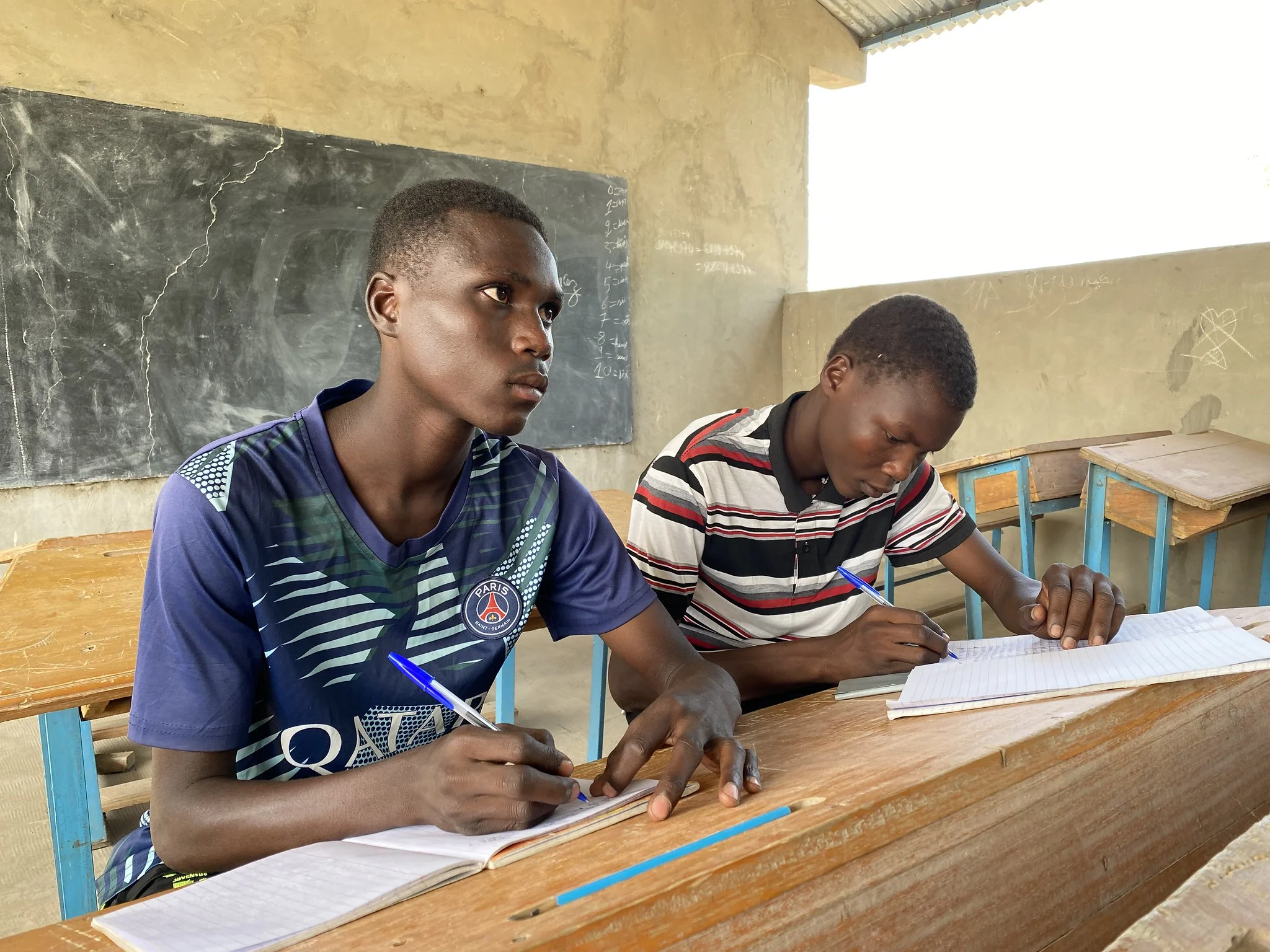 Students attend class at a learning center in Chad’s Lake Province. Supported by ECW and run by UNICEF, the center helps children who might otherwise miss out on an education.