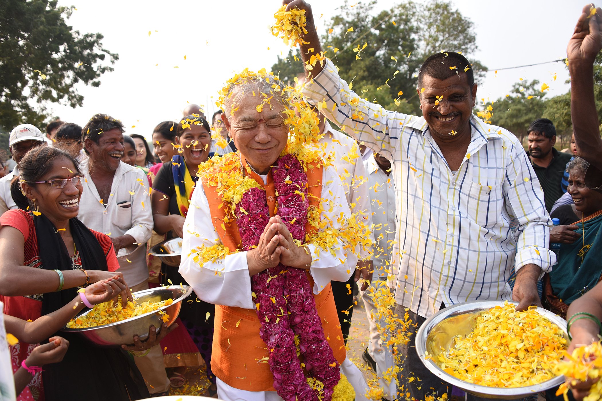 Mr. Sasakawa is photographed at a colony in Vijayawada, India. In January 2019, Mr. Sasakawa visited New Dehli to attend the "Global Appeal 2019: To end stigma and discrimination against persons affected by leprosy."