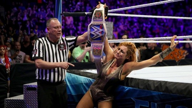 Becky Lynch defeats Charlotte Flair to retain the SmackDown Women’s Championship at the first-ever all women’s event Evolution.