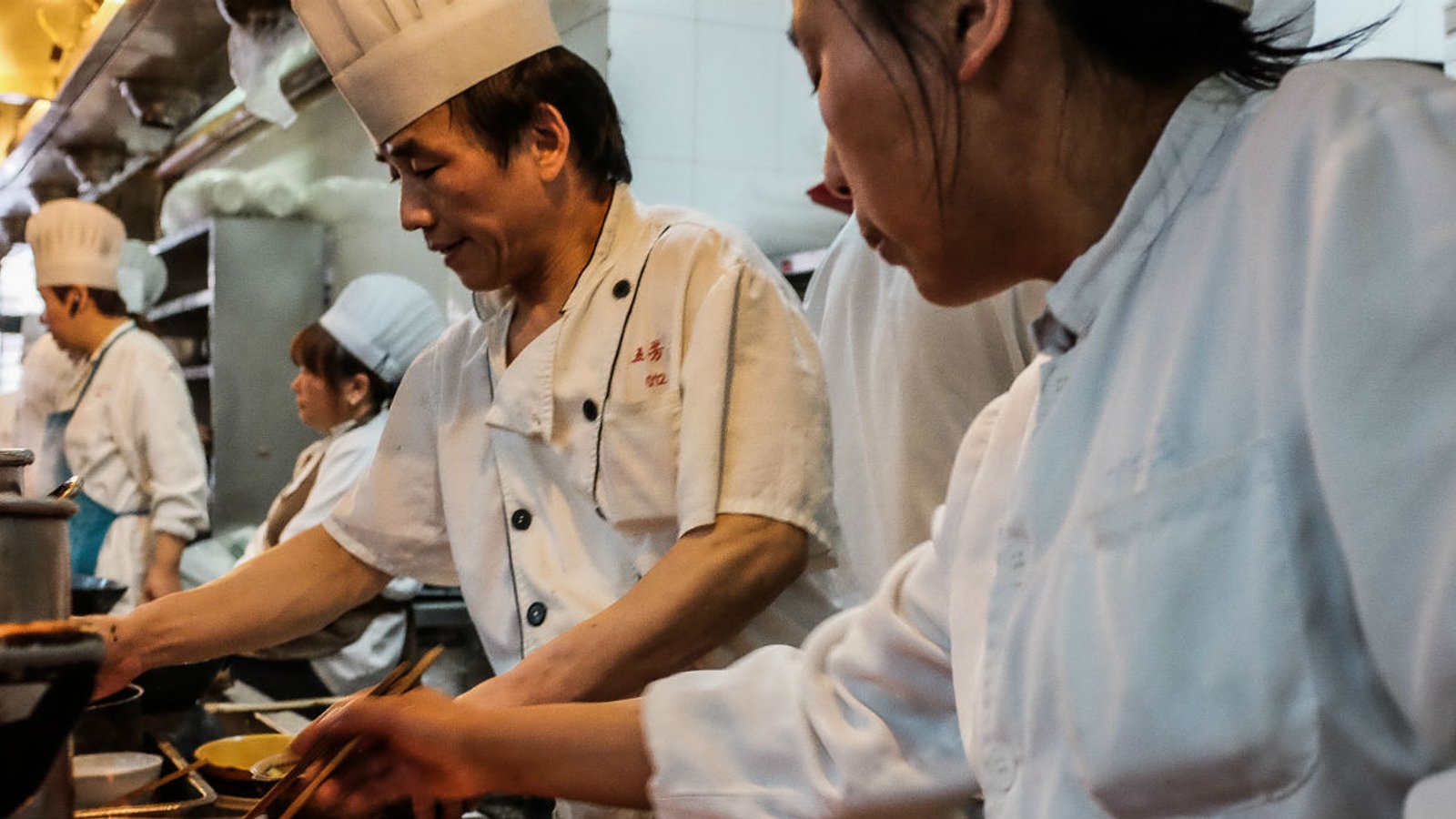 CARE chef ambassadors host advocacy dinner in Minneapolis