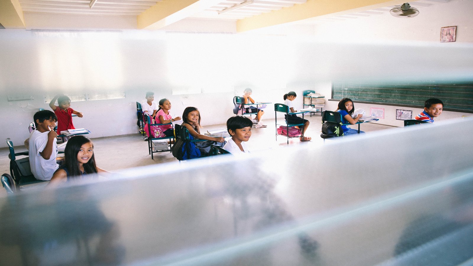 Children in the Philippines Return to School for the First Time in 20 ...