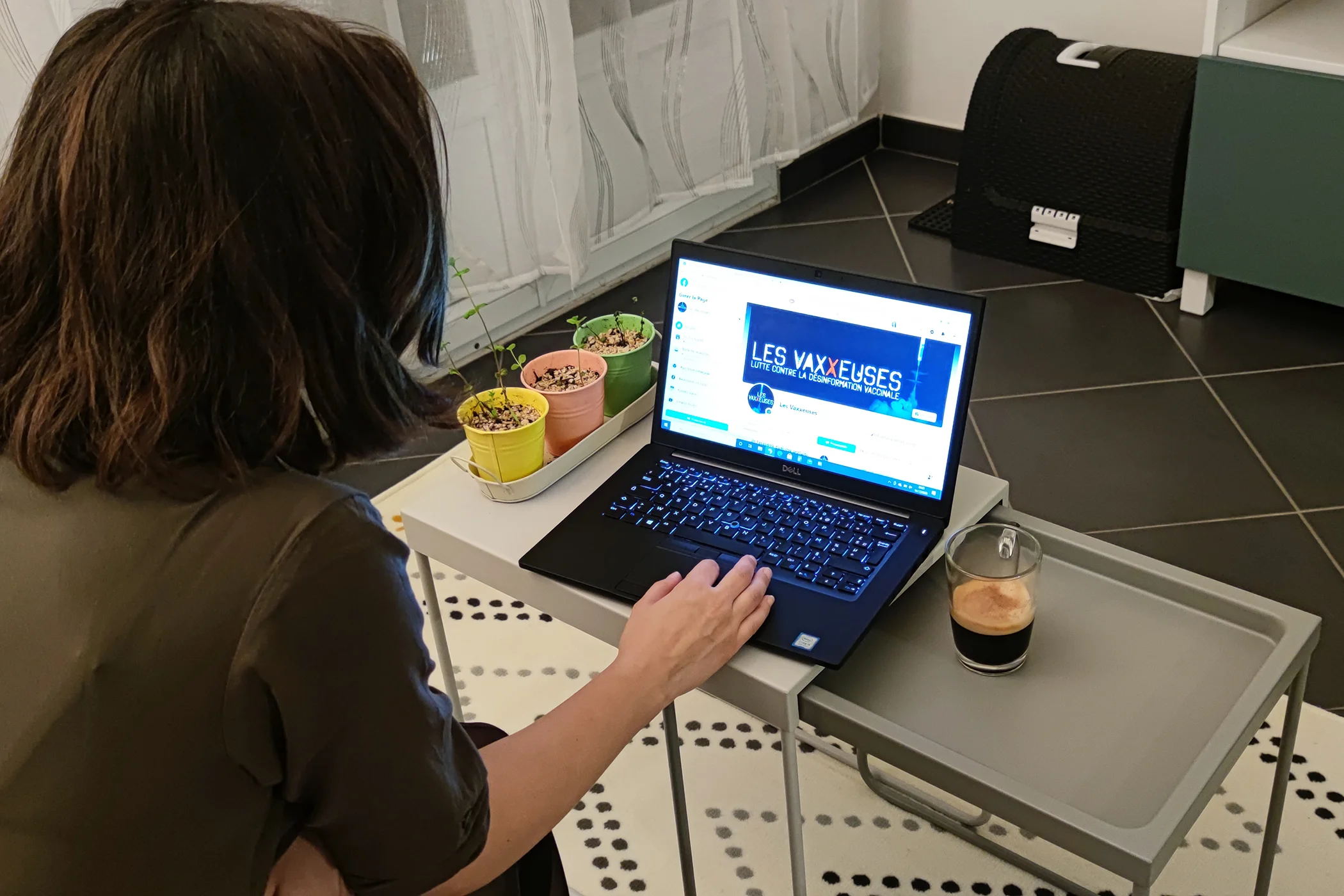 Posts on the Les Vaxxeuses page reach around 150,000 people every week in French-speaking countries including France, Belgium, Switzerland, and Canada. Behind the group is a team of 15 moderators who range from 30 to 60 years of age.