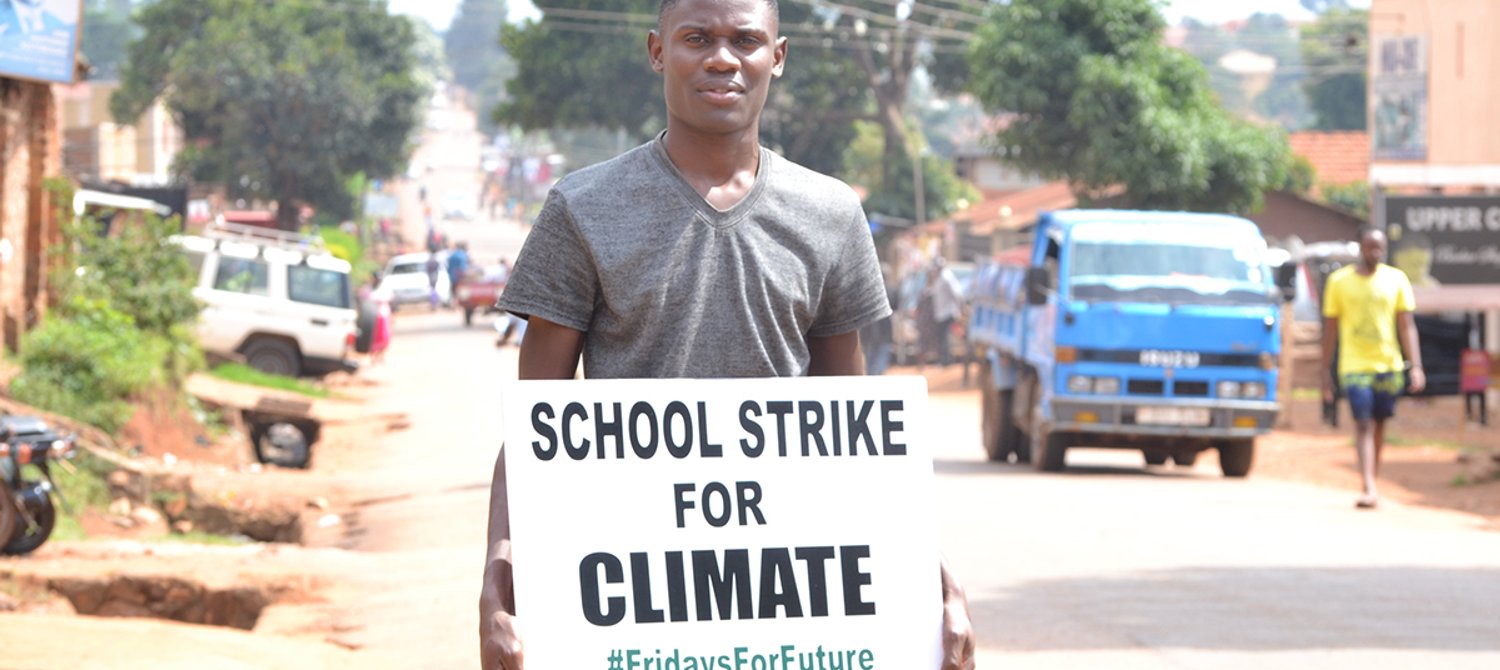 Überschwemmungen waren Teil meiner Kindheit. Ich bin es leid, dass die  führenden Politiker*innen der Welt so tun, als würden sie etwas für den  Klimaschutz tun., image size:1500x670